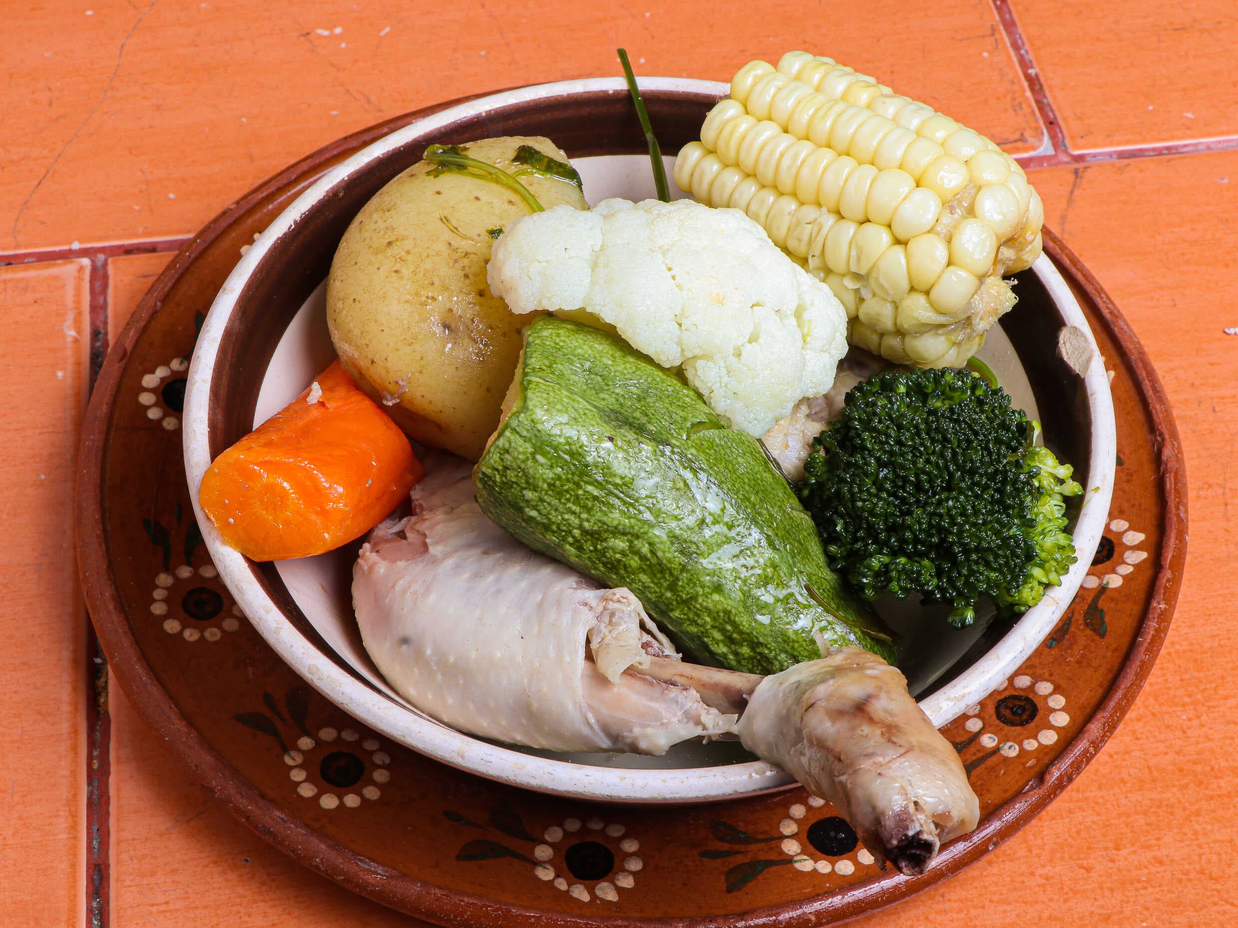 Caldo de Pollo