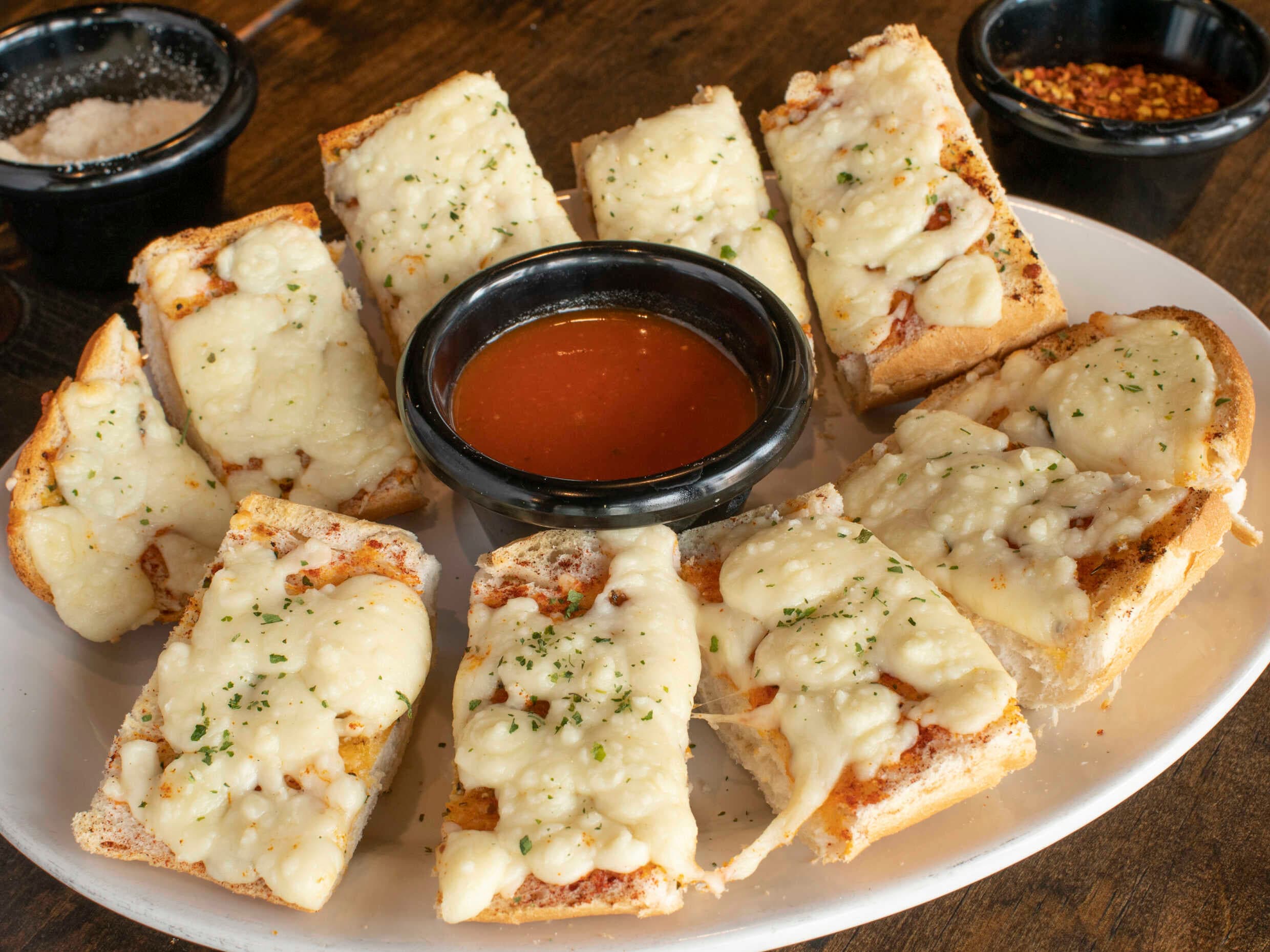 Pan de Ajo con Queso
