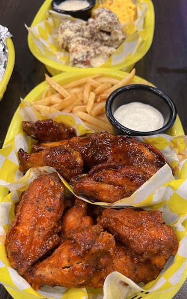 Alitas 10 pz + papas