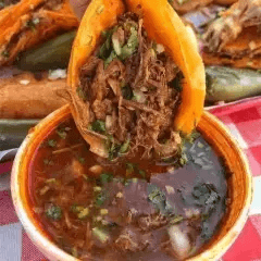 3 Tacos Dorados  Consomé con Carne de 1/2 Litro