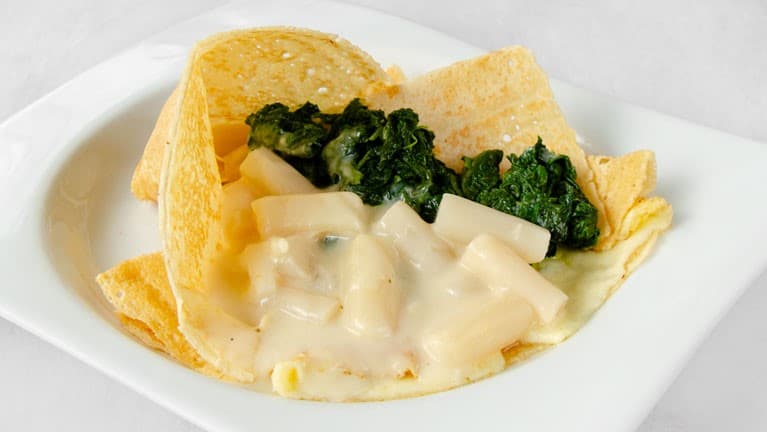 Espinaca, Queso y Salsa de Espárragos