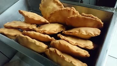 3 Pasteles + Refresco de 12Oz