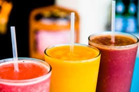 Jugos naturales en agua