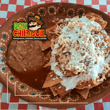 Chilaquiles con Pollo Deshebrado