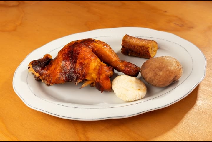 Combo: 1/4 de pollo mas gaseosa 400ml