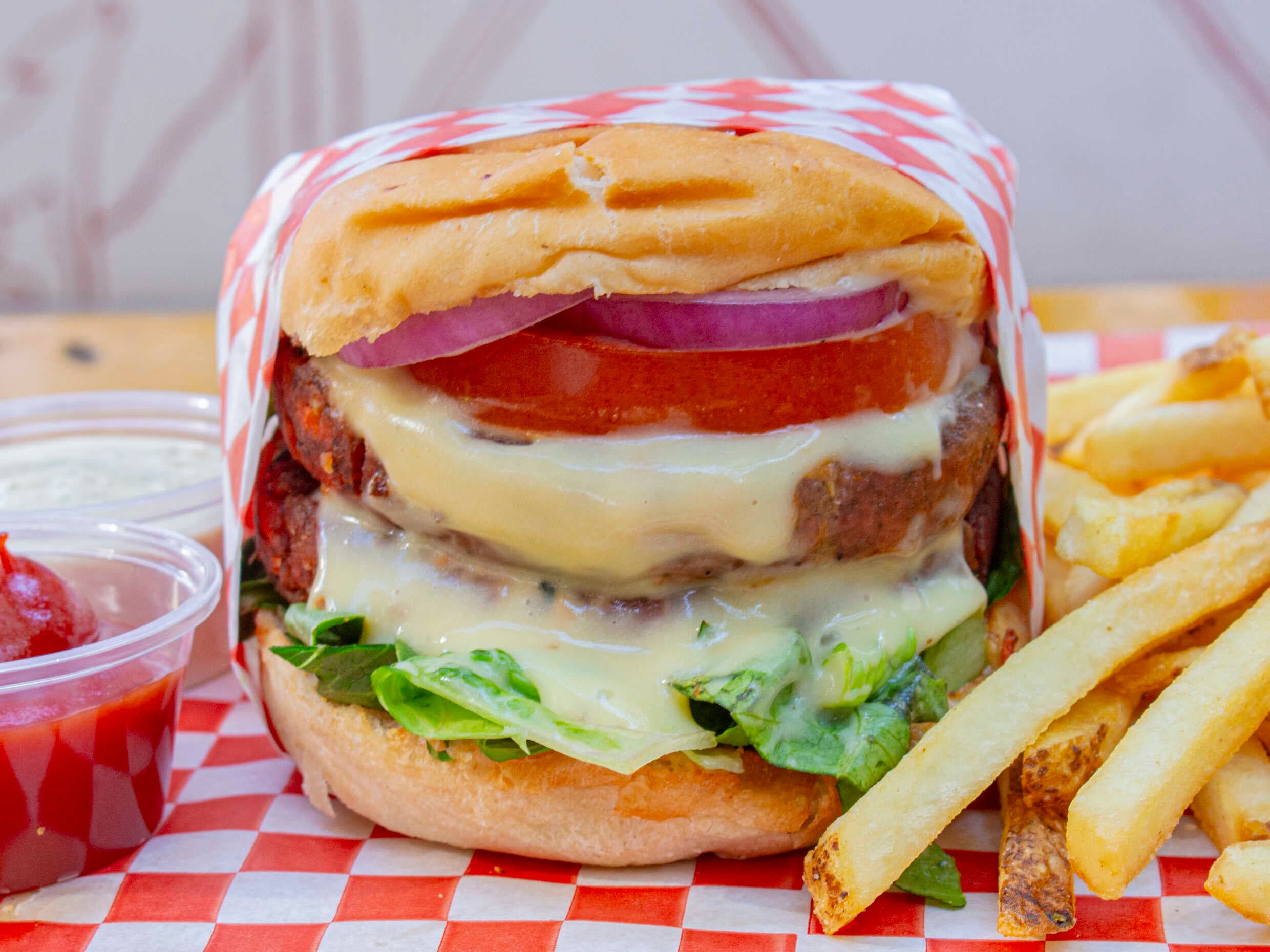 Hamburguesa clásica doble con queso