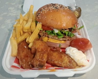 Combo Burger Alitas🍔🍟🍗