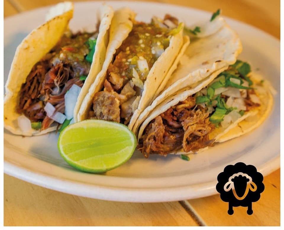 Combo 3 Tacos de barbacoa + consomé sin carne