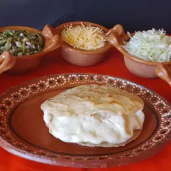 Gordita con Quesillo