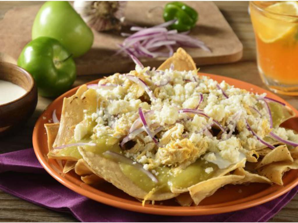 CHILAQUILES CON POLLO