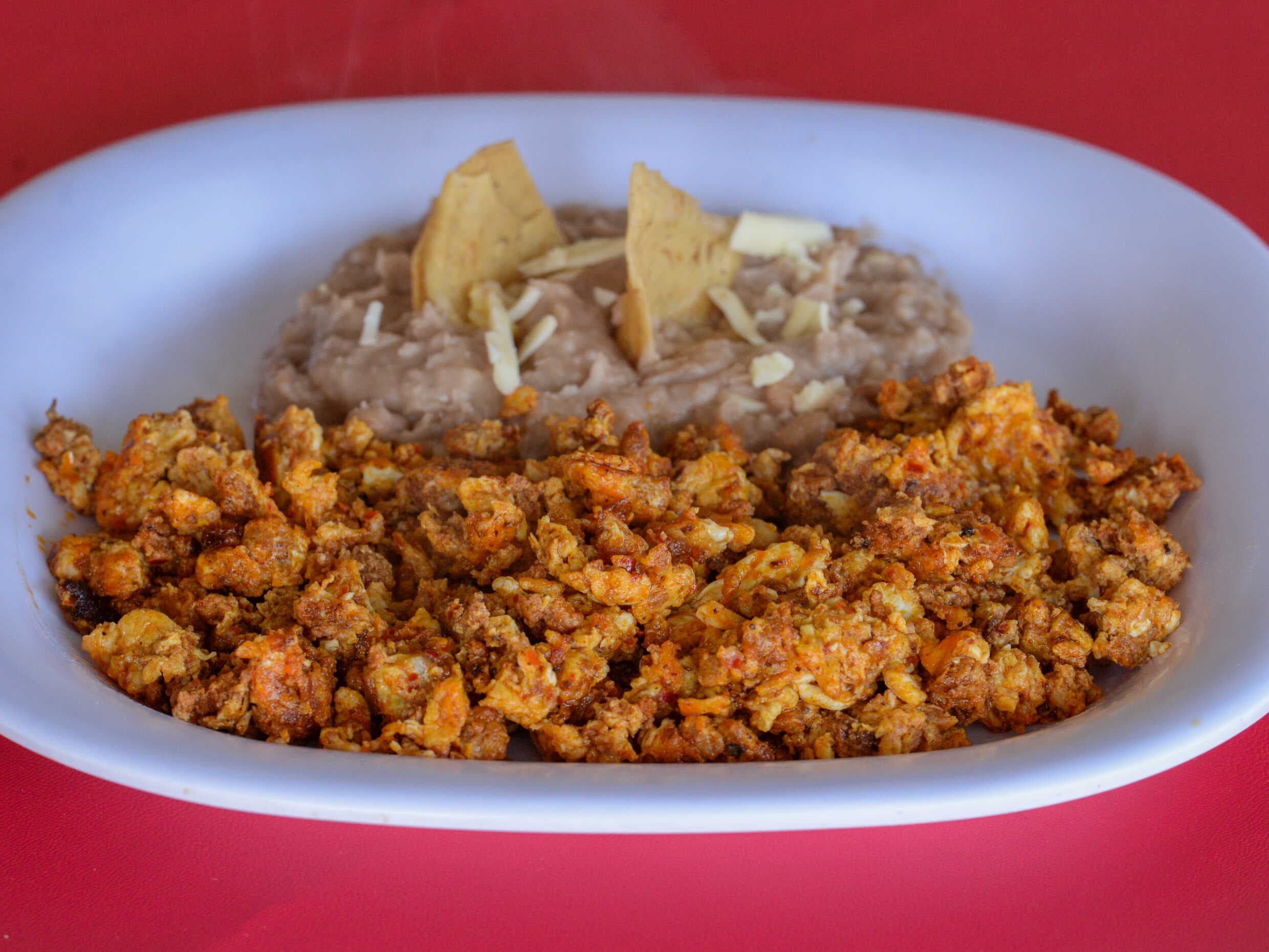 Huevos Sencillos con Chorizo