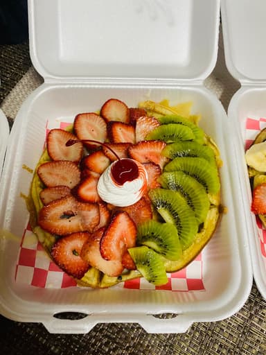 Waffle FRUTAL con base CAJETA