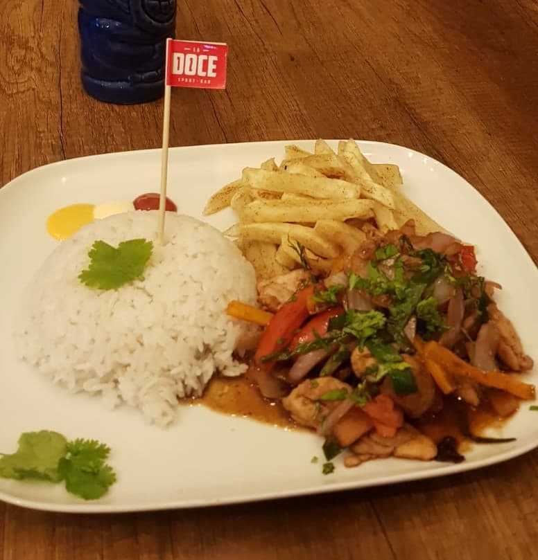 Pollo Saltado