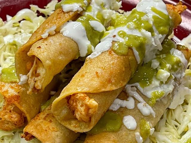 Orden de 3 Flautas guiso a elegir