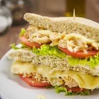 Combo Sándwich de Pollo + Gaseosa