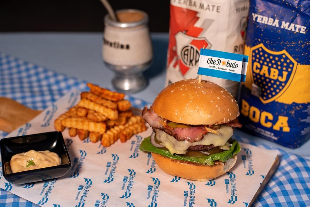 Hamburguesa Che Boludo + Papas + Bebidas