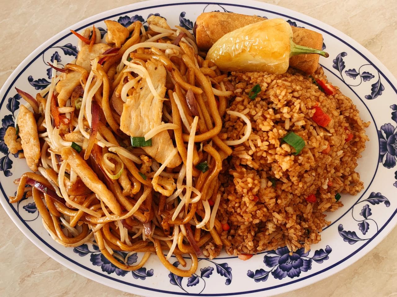 Lonche 18   Low mein de pollo (pechuga de pollo )