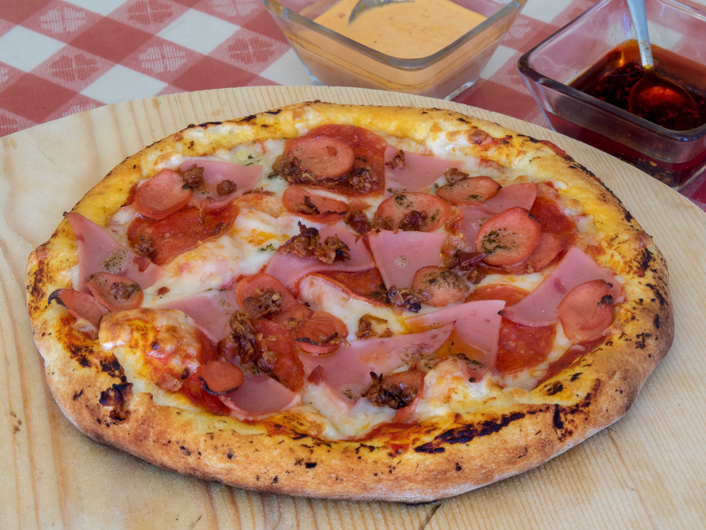 Pizza Carnés Frias Grande