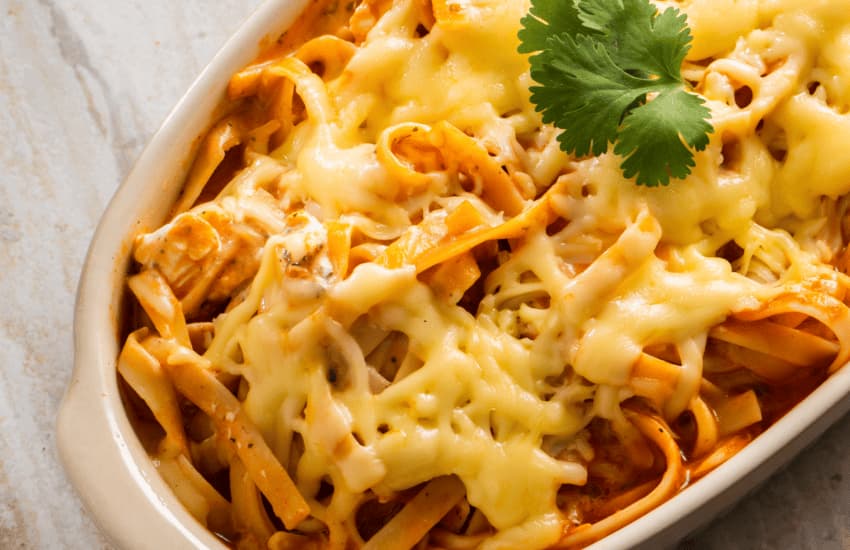 Espagueti Rojo con Queso Gratinado