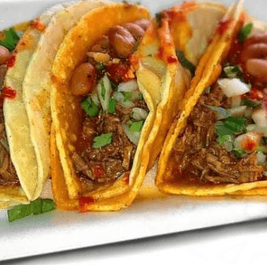 3 Tacos y Soda