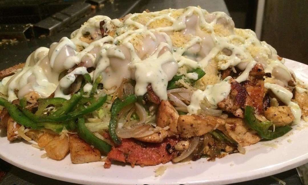 Salchipapa Suiza Gratinada