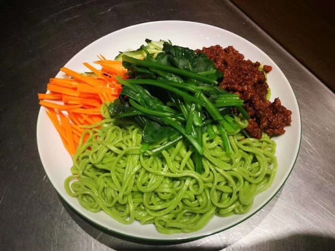 B-3Fideos de Espinaca Echo a Mano/菠菜面