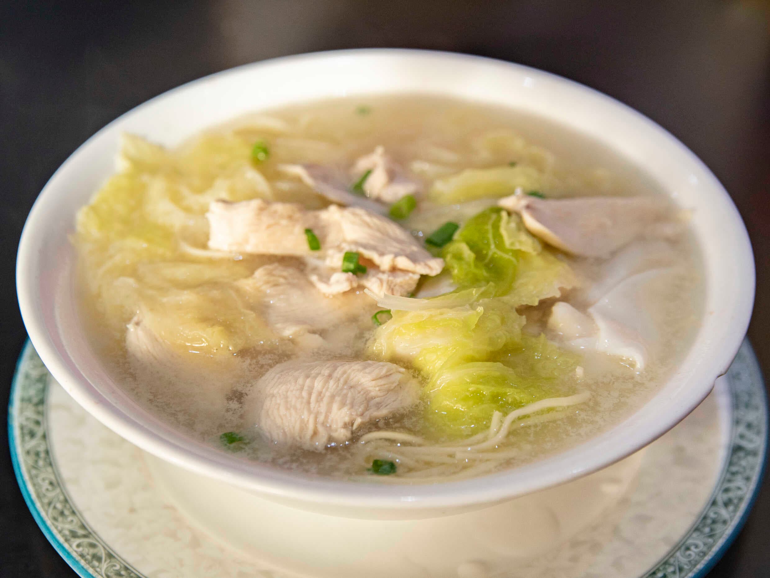 Sopa Wantán con Pollo