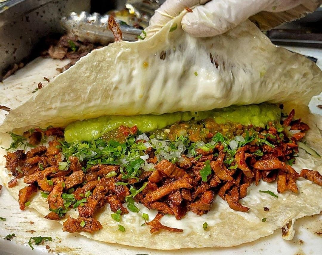 Quesadilla de Harina con Adobada