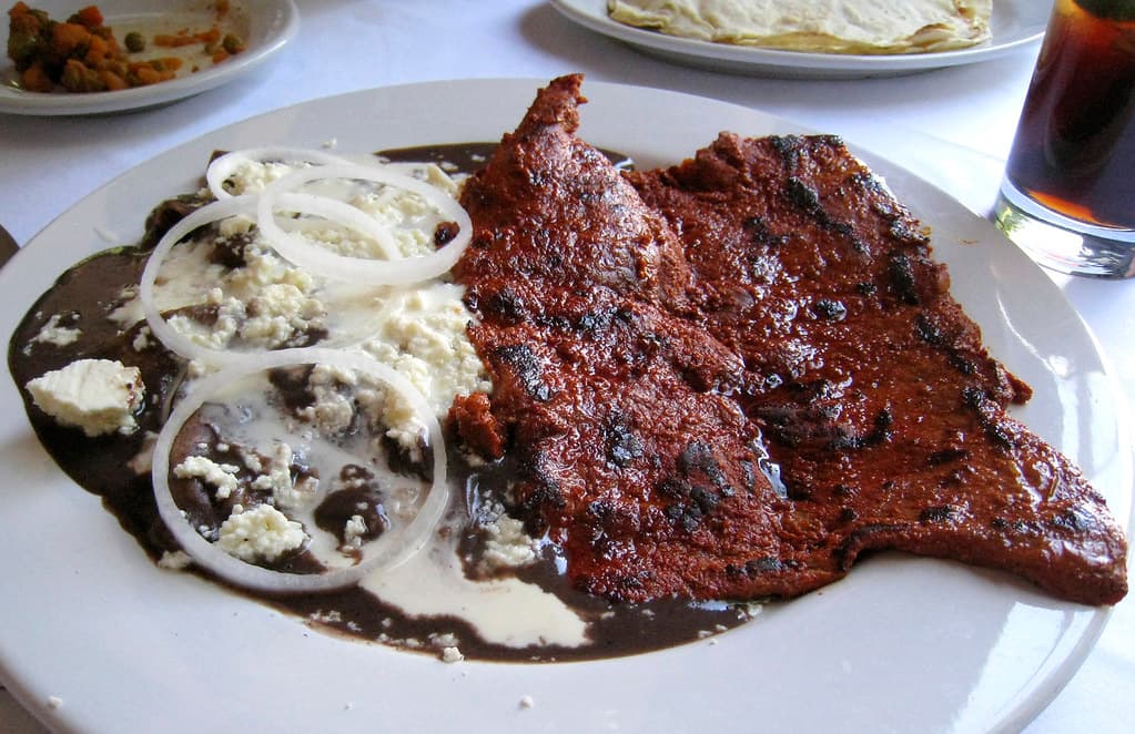 Enfrijoladas con Cecina