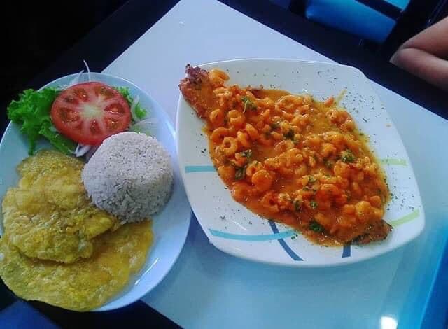 Filete Marinera en salsa Marinera y Camarón