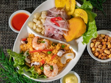 Ceviche de Pescado más Arroz con Mariscos + Chicha