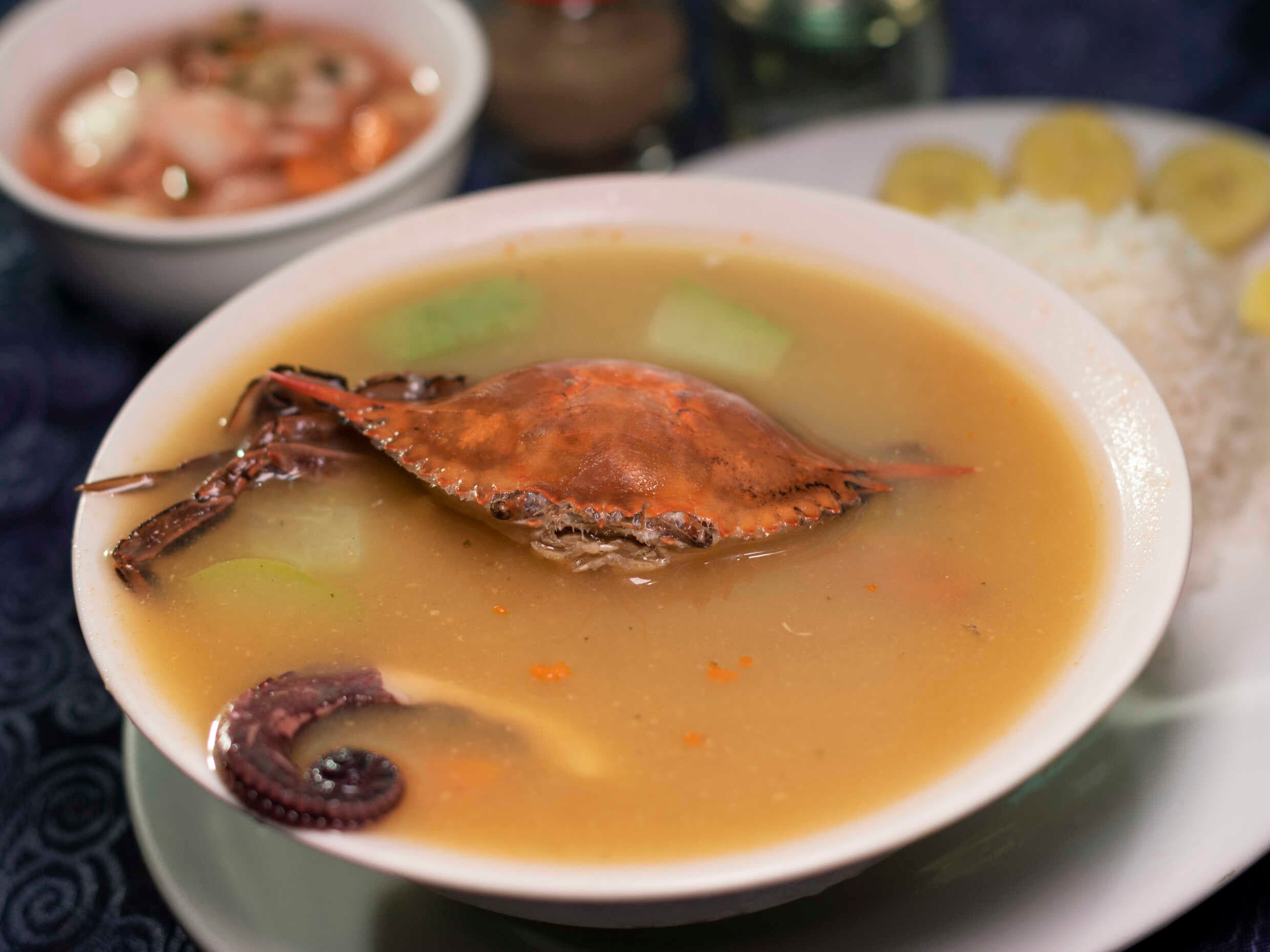 Sopa Mariscos en Agua
