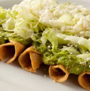 Tacos Dorados de Pollo