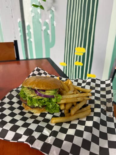 Hamburguesa Tradicional con Papas