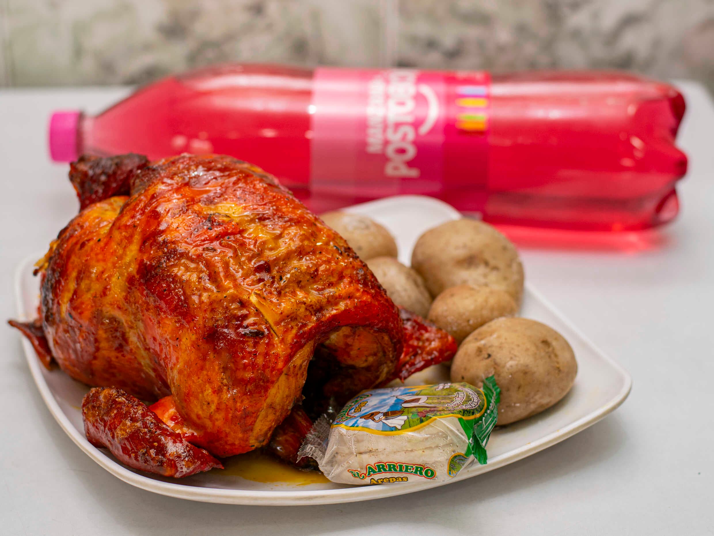Combo Mixto 2 Pollos 1 Asado y 1 Broaster