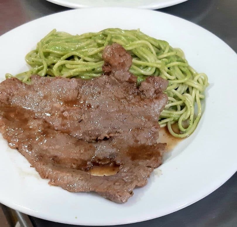 Fetuccini Pesto con Lomo Fino