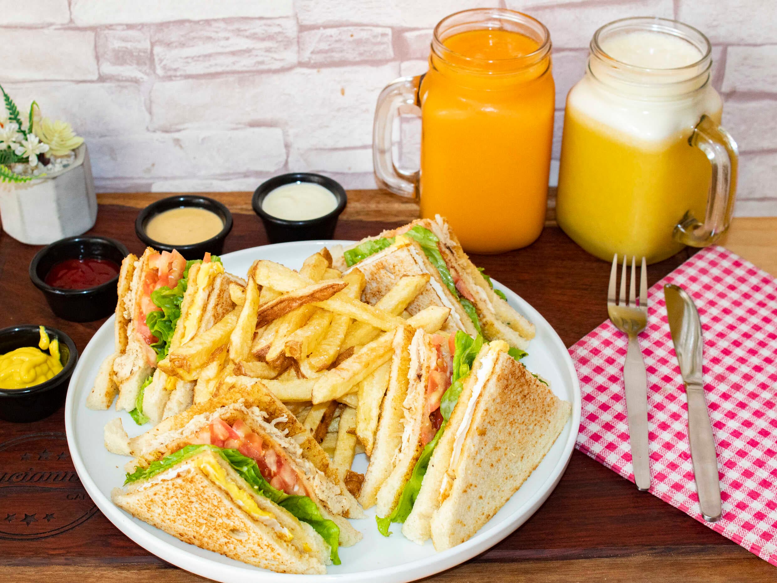 Desayuno Club +Jugos del Día