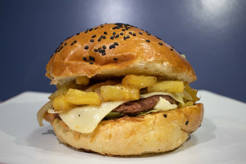BURGERSÍSIMA C/PIÑA + Agua Natural 500 Ml
