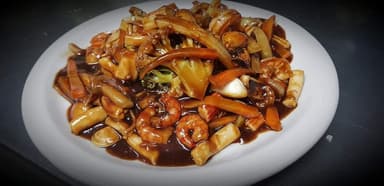Chop Suey con Mariscos y Vegetales