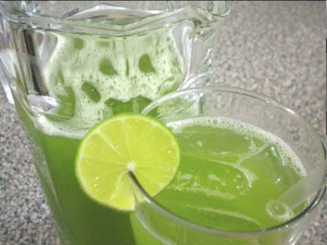 Medio Litro de Agua de Limón Con Hierbabuena