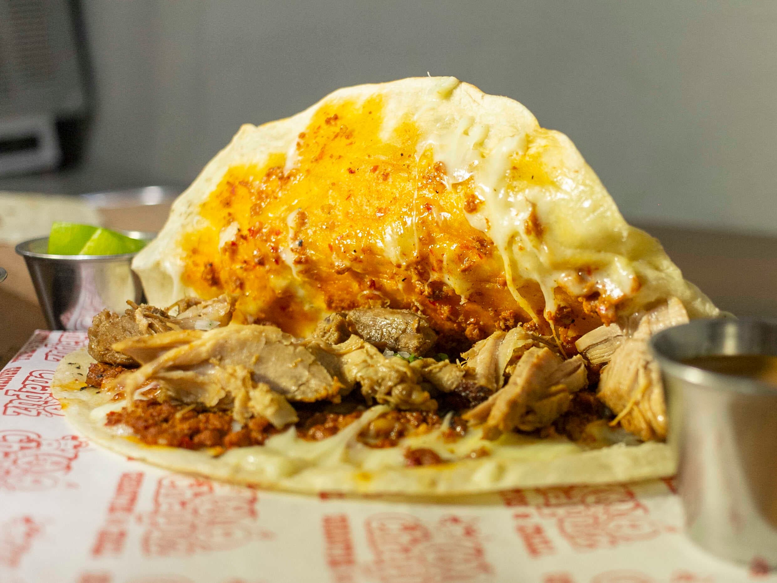 Mega quesadilla Carnitas.