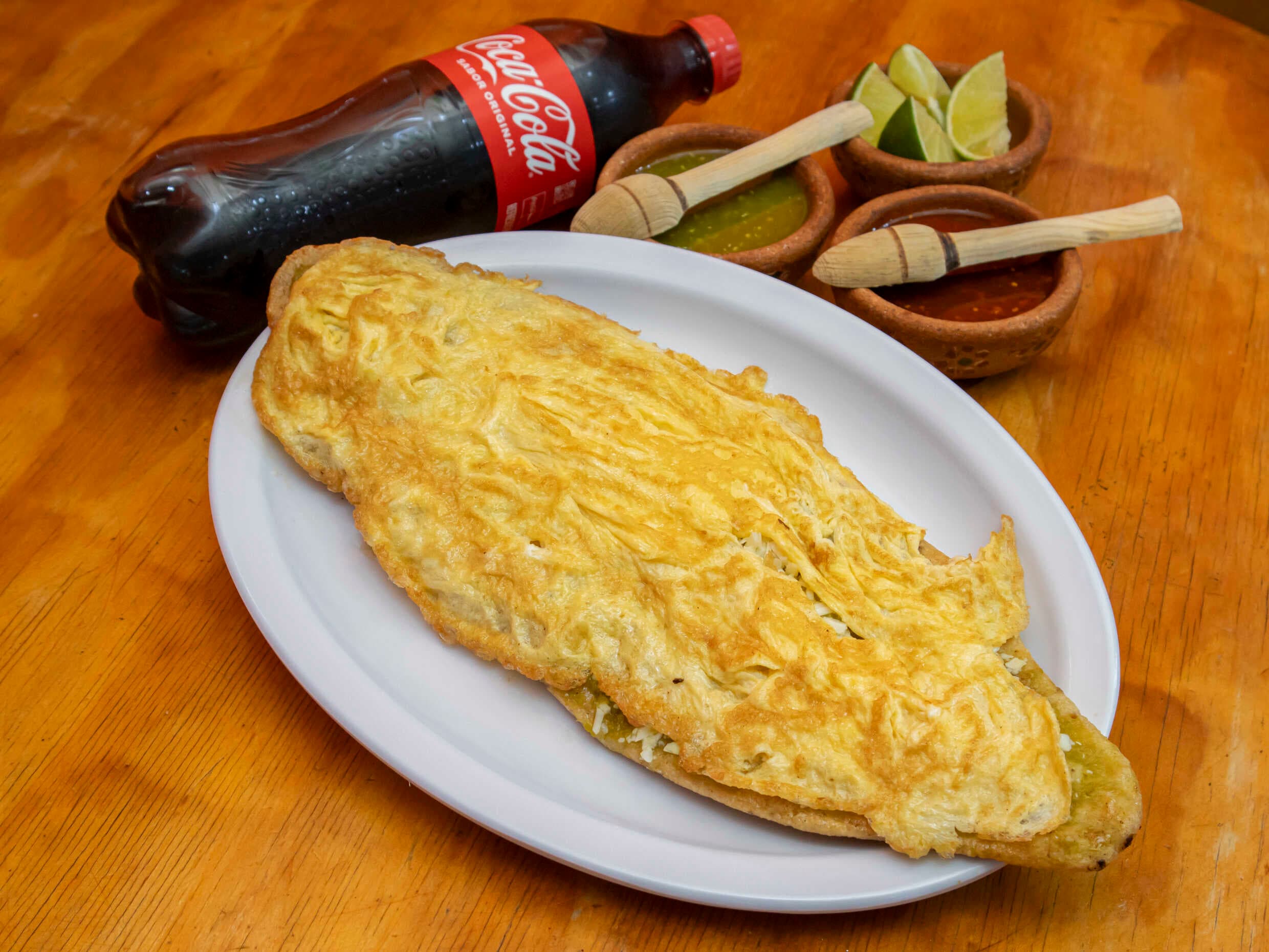 Huarache con Dos Huevos