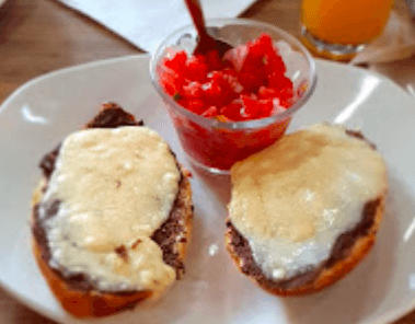Molletes con Jamón