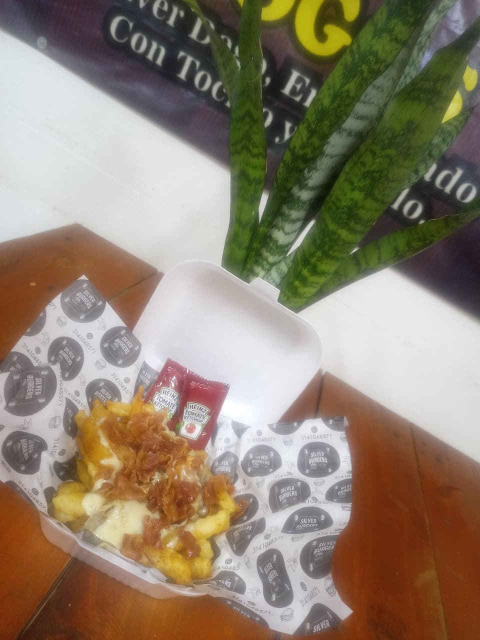 Papas a la Francesa con Tocino y Queso
