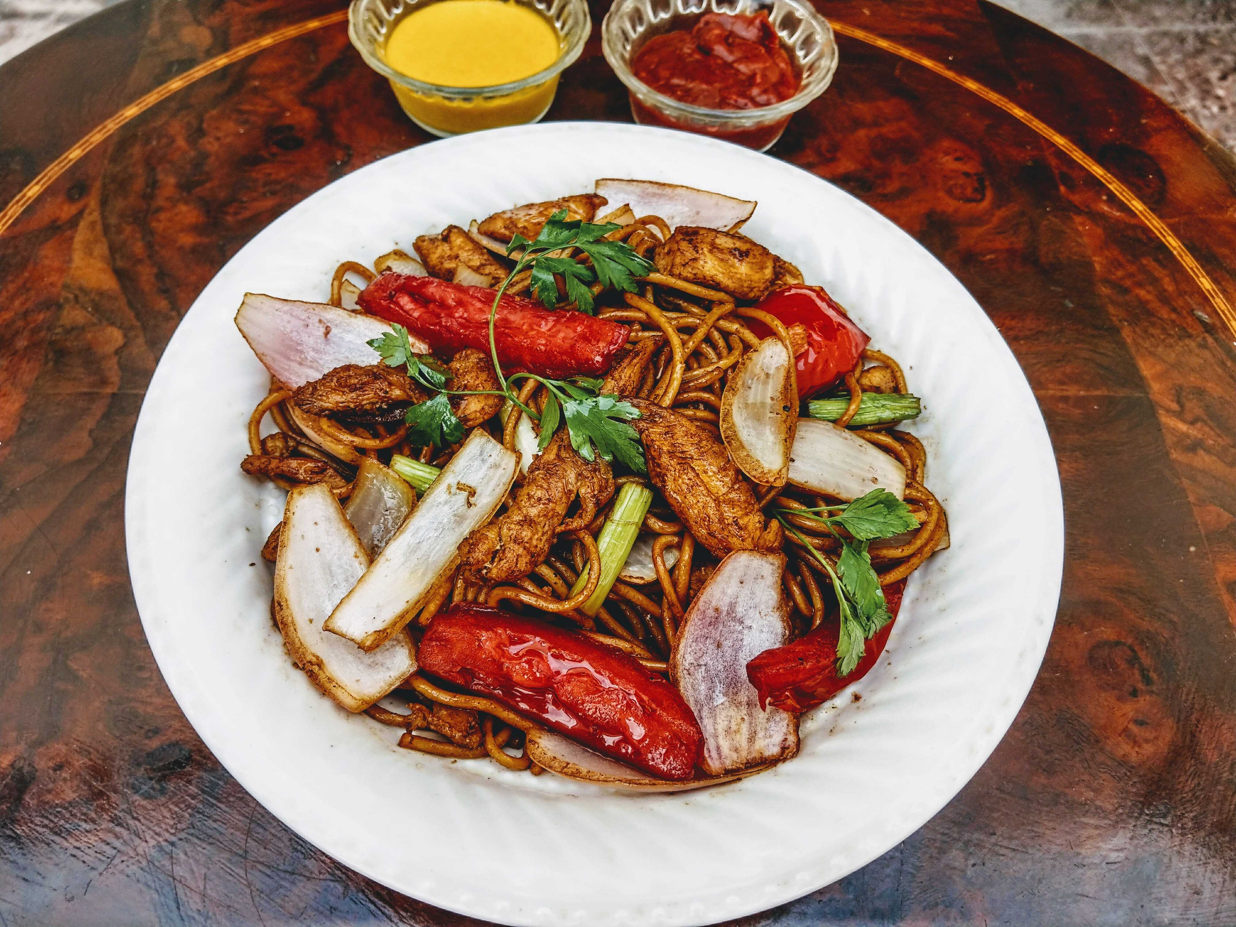 Tallarines Saltado de Pollo