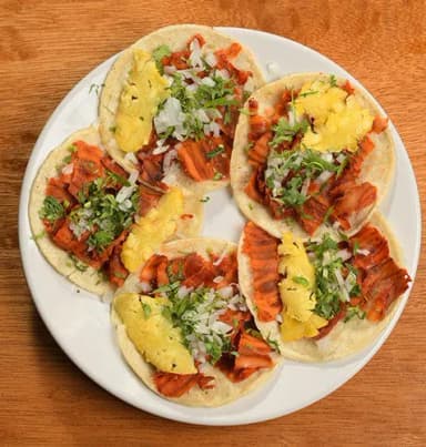 5 Tacos de Pastor + Agua del Dia