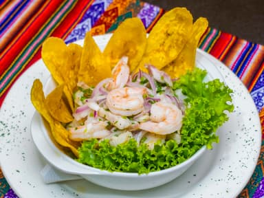 Ceviche de Pescado y Camarones