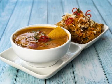 Parihuela y Arroz con Mariscos