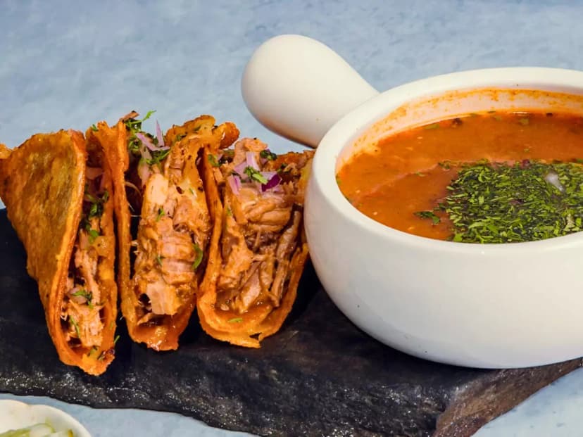 Licenciado Tacos y Birrias Parkway