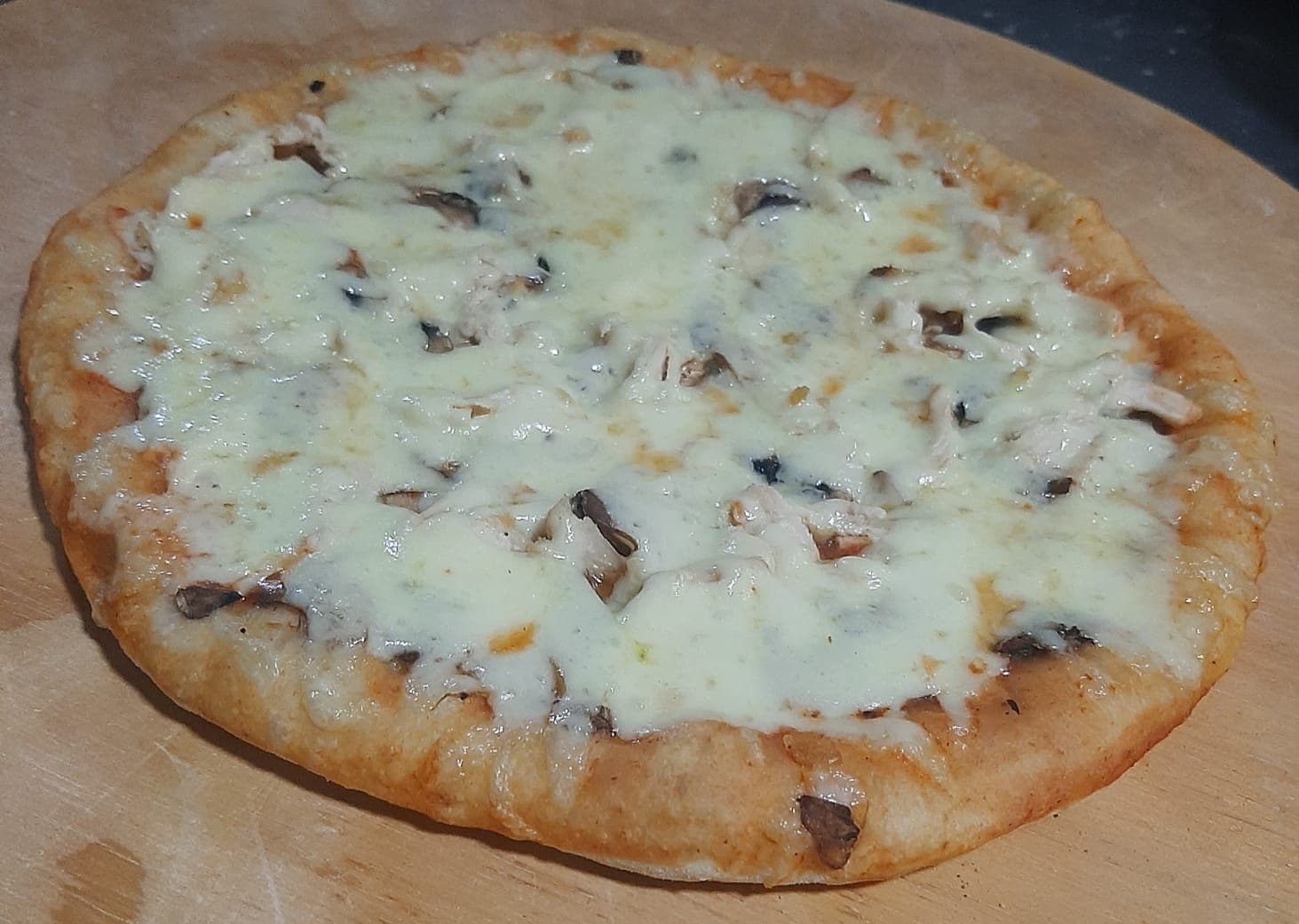 Pizza Champiñones con Pollo Personal PROMO